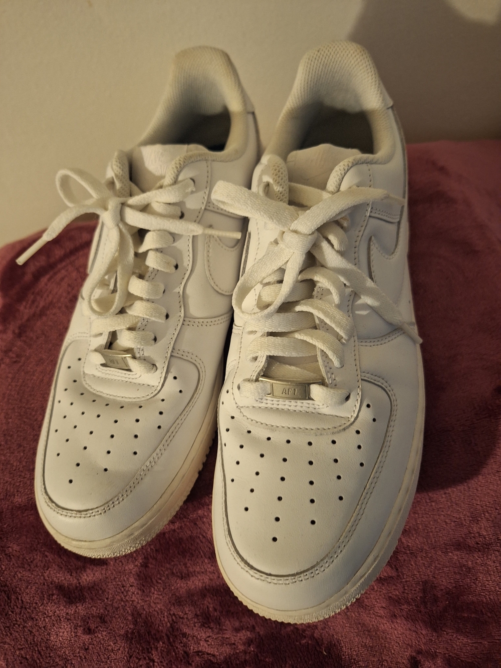 NIKE AF1-Classic White Low-Top Leather Sneakers - Comfortable Everyday Style